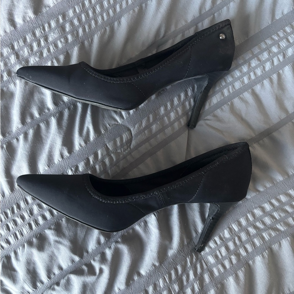 Simply Vera Vera Wang Women’s Black Pointed Toe Dress Pumps Size 9 M Worn Once!